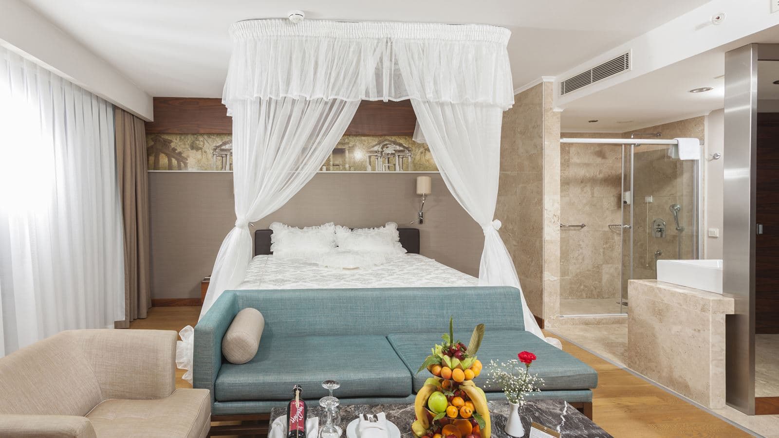 rooms-romance-suite