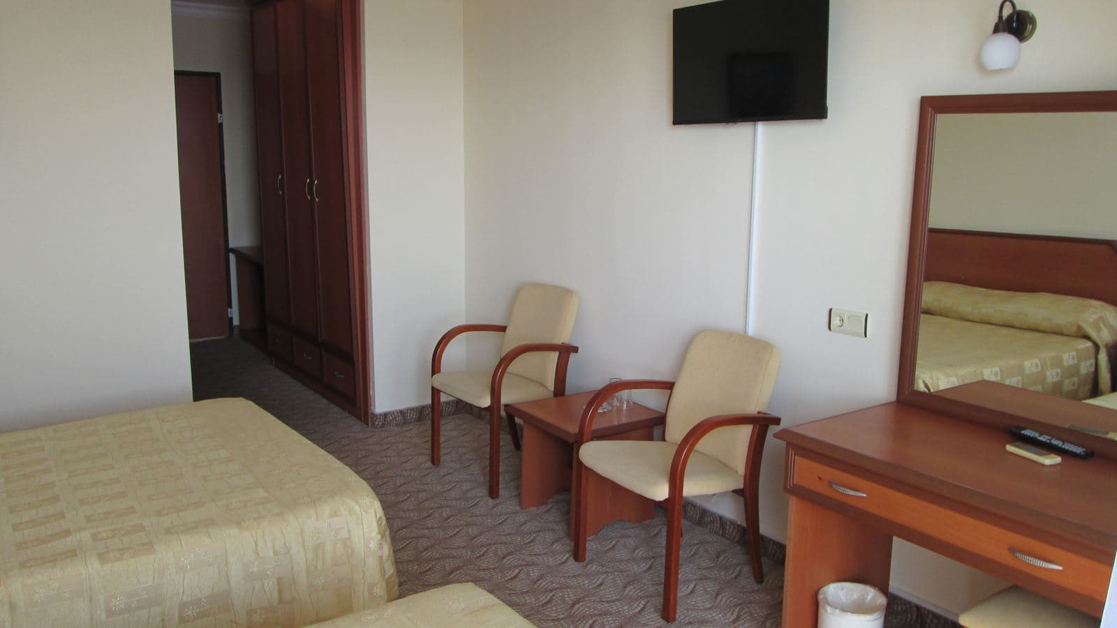 rooms-standard-room