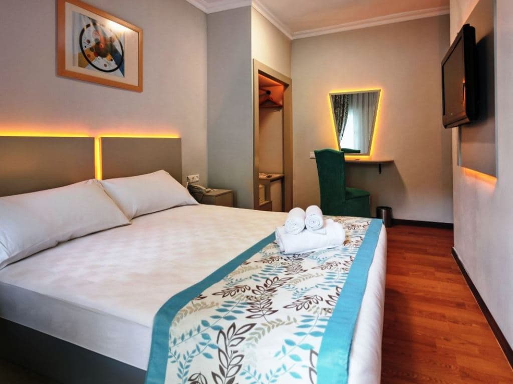 rooms-family-room