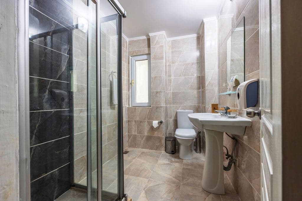 rooms-club-room