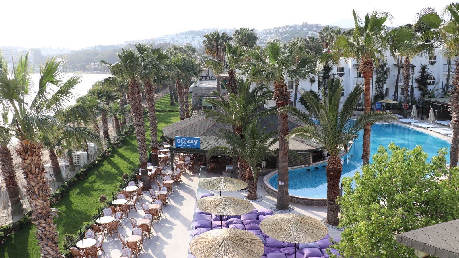 bars-outdoor-pool