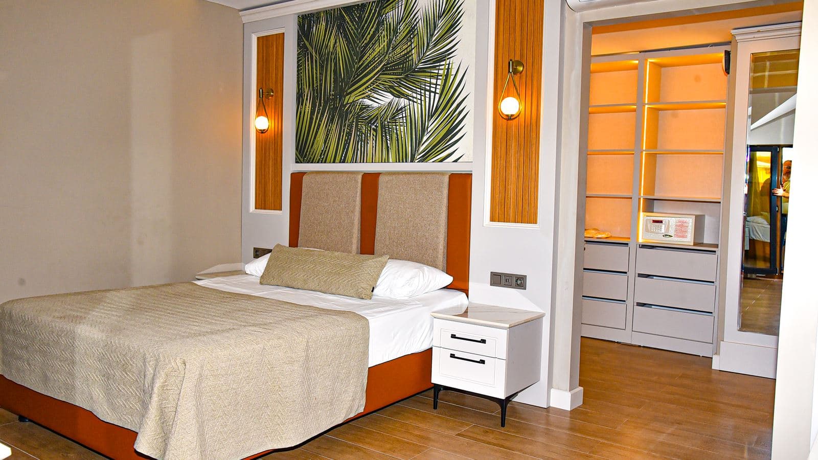rooms-comfort-roof-room-standard-main-building-land-view-single--double-room-only