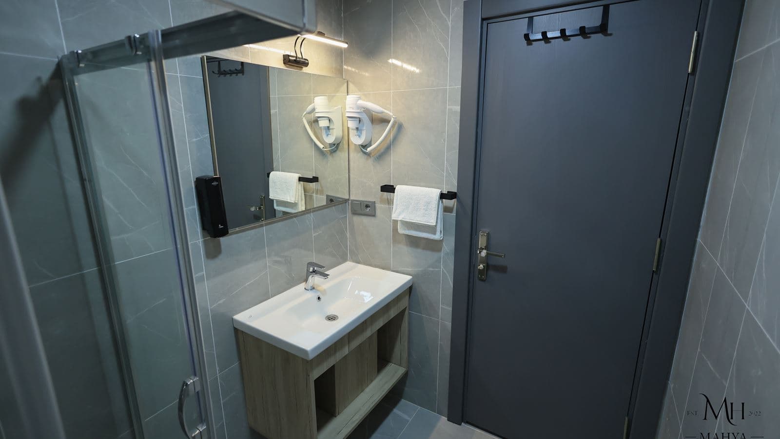 rooms-superior-room