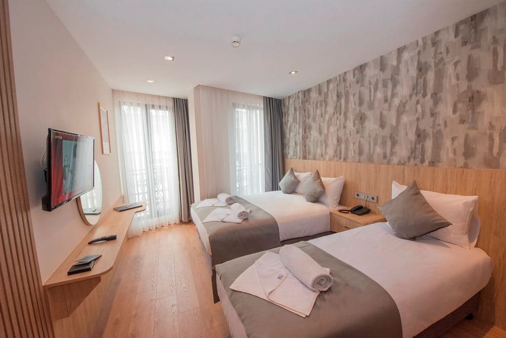 rooms-superior-room