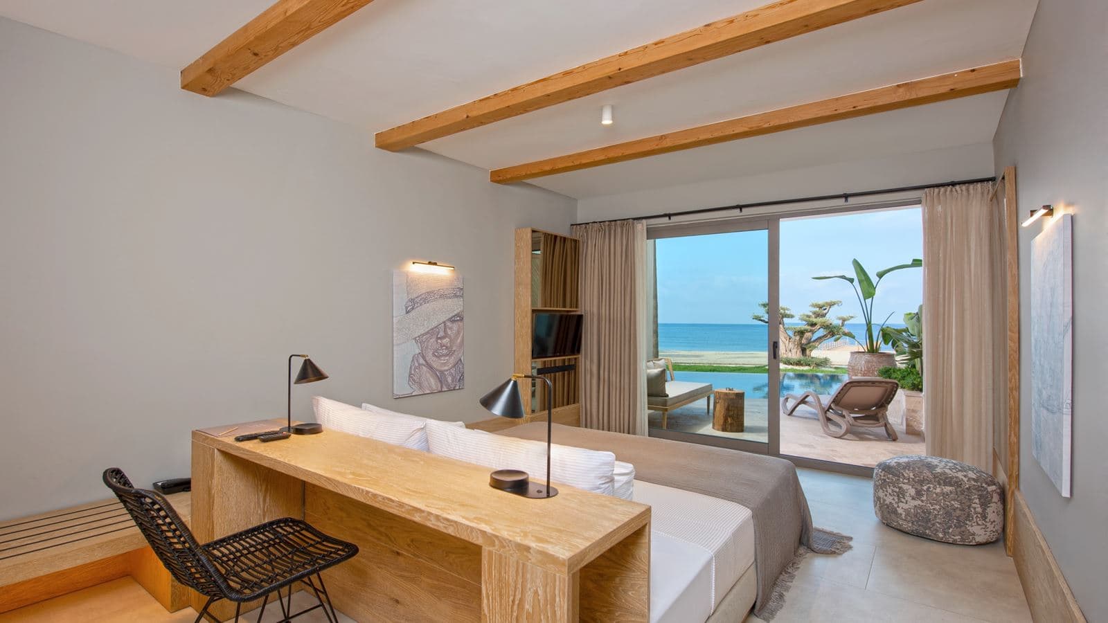 rooms-deluxe-sea-view-room-swim-up