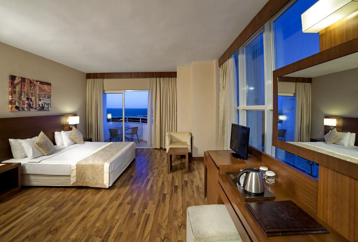 rooms-standard-room-sea-view-with-balcony