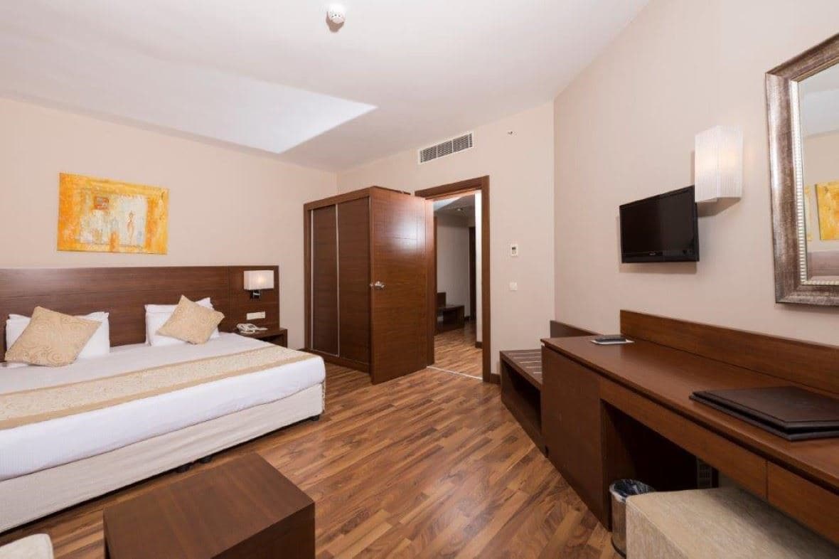 rooms-family-room-2-bedrooms