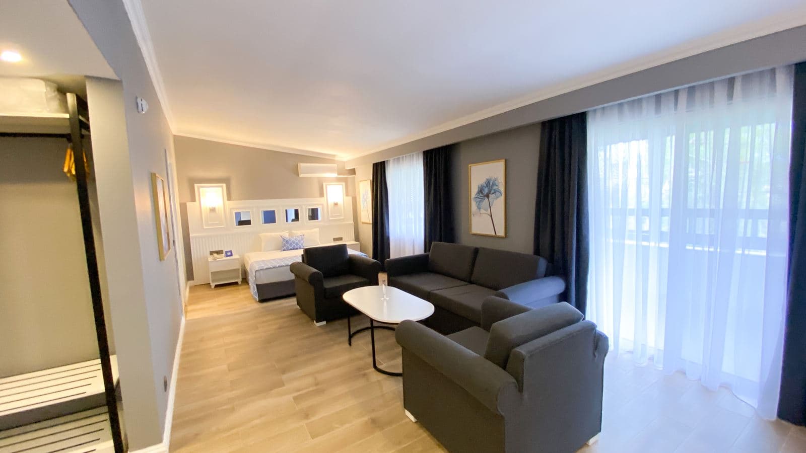 rooms-suite-room