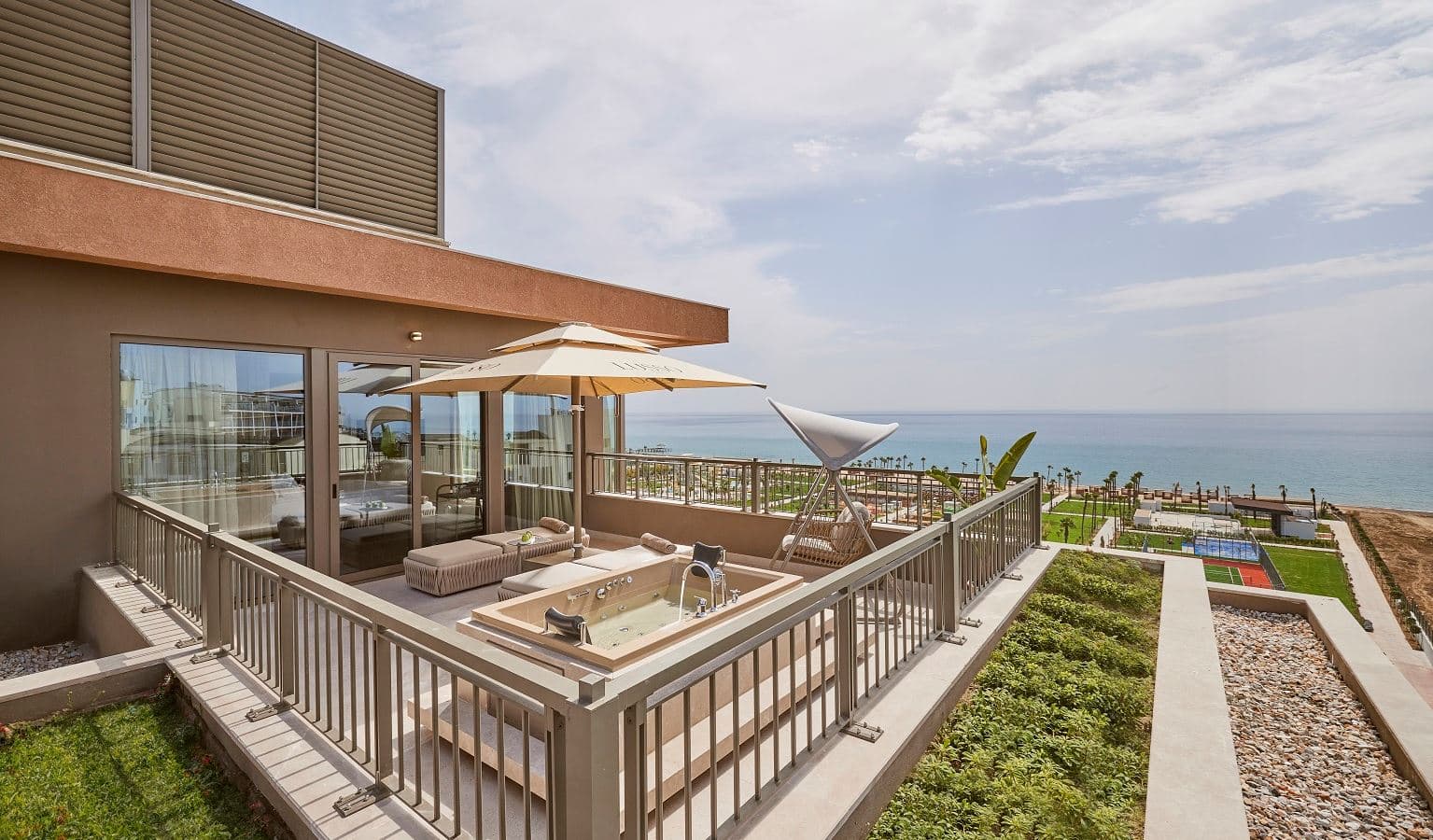 rooms-penthouse-honeymoon-room