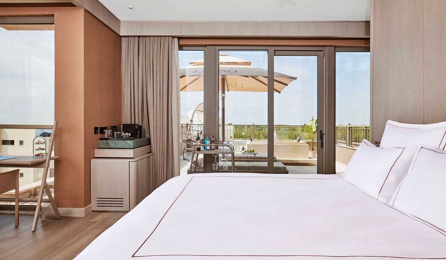 rooms-penthouse-honeymoon-room
