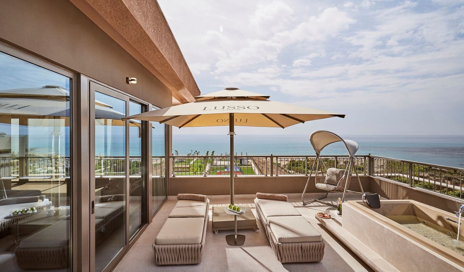 rooms-penthouse-honeymoon-room
