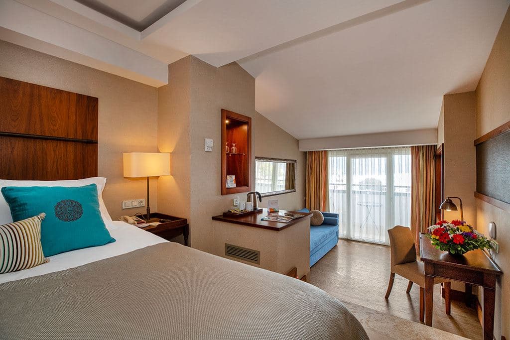 rooms-deluxe-lifestyle-room