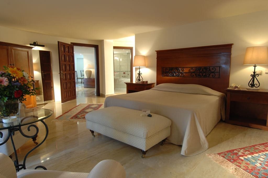 rooms-deluxe-1-bedroom-villa-with-balcony