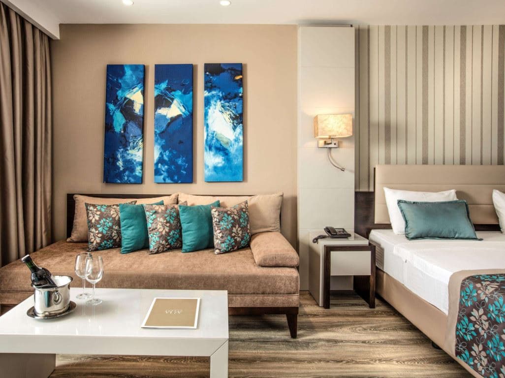 rooms-main-building-deluxe-room-land-view