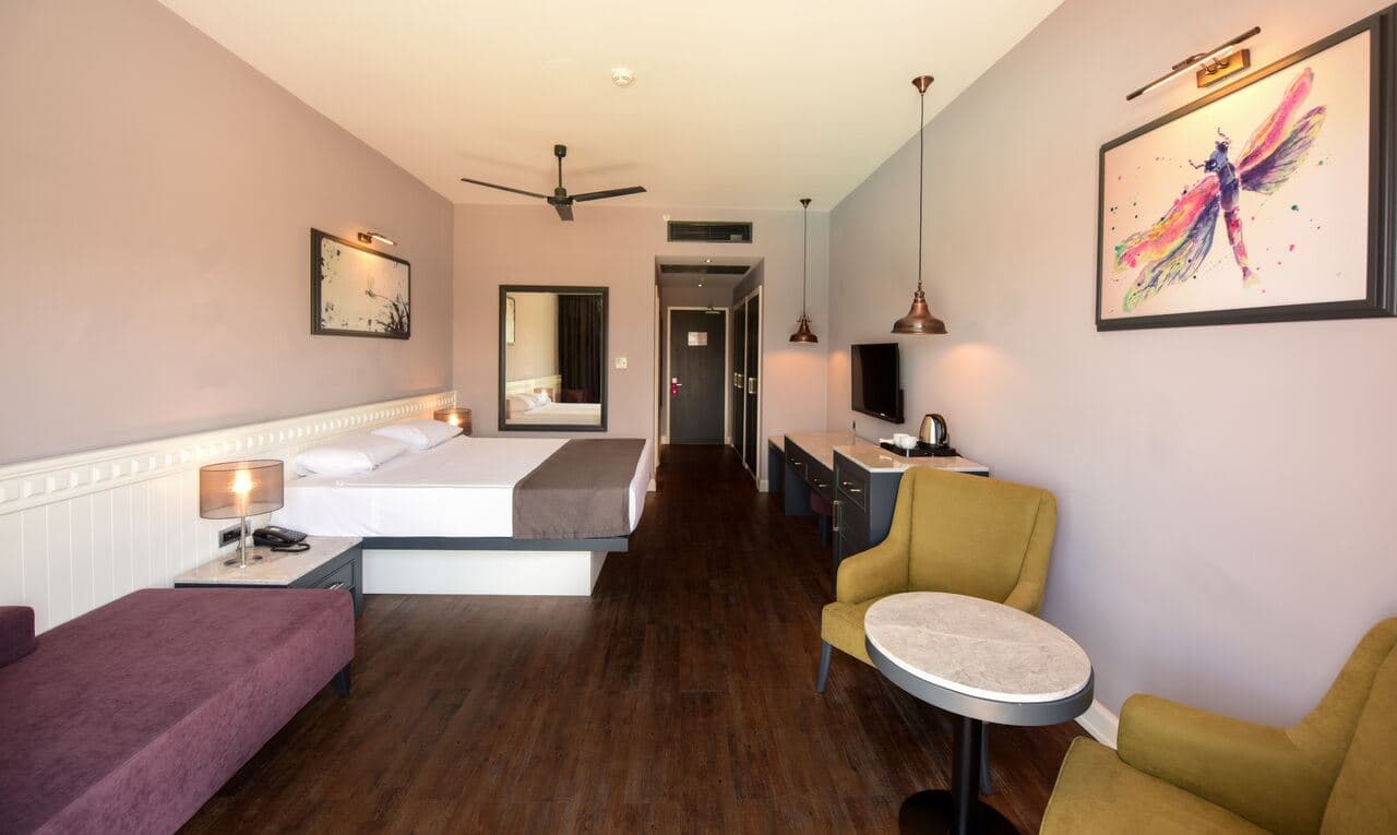rooms-standart-pool-view-room