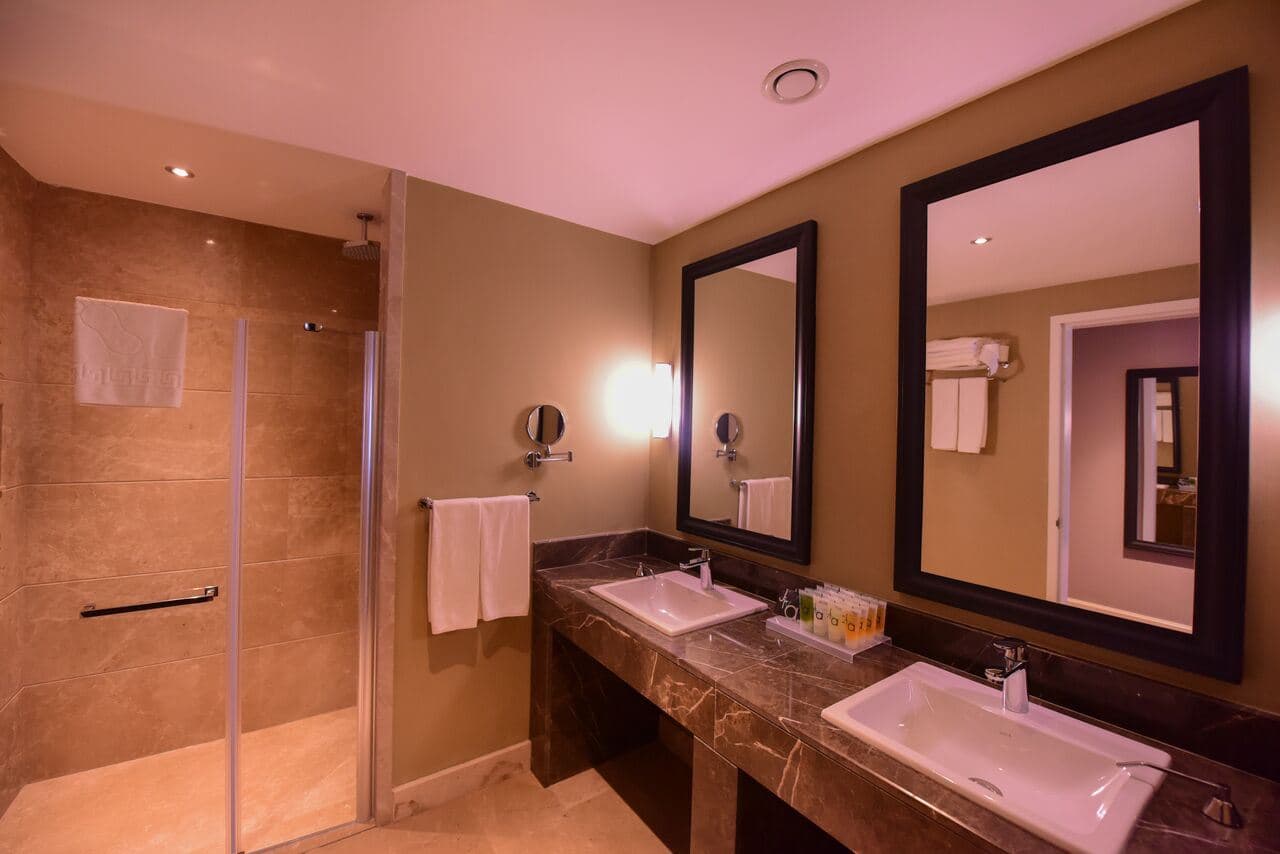 rooms-family-room