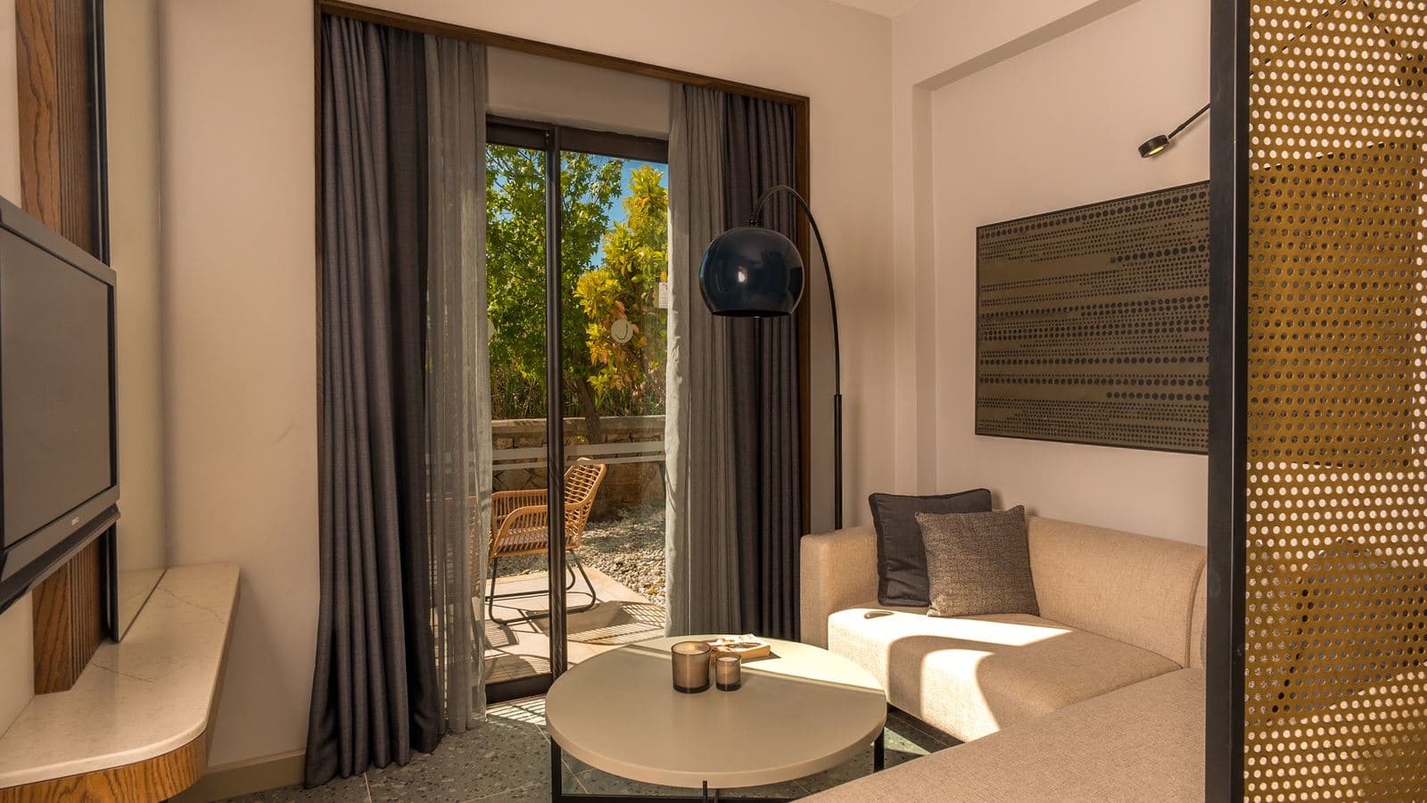 rooms-family-suit