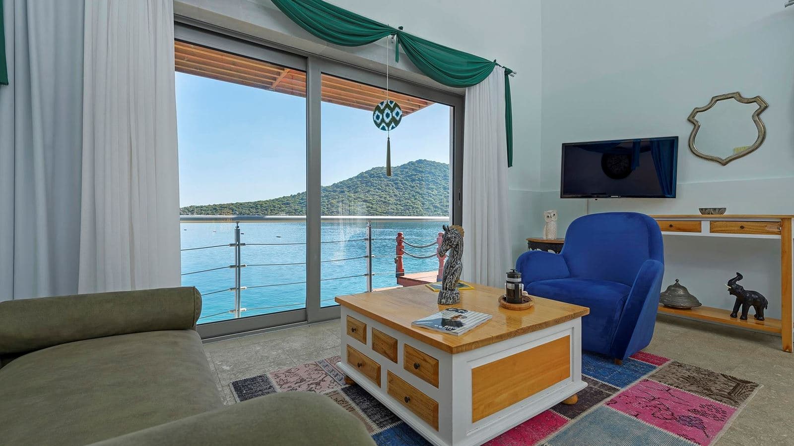 rooms-deluxe-room-sea-view