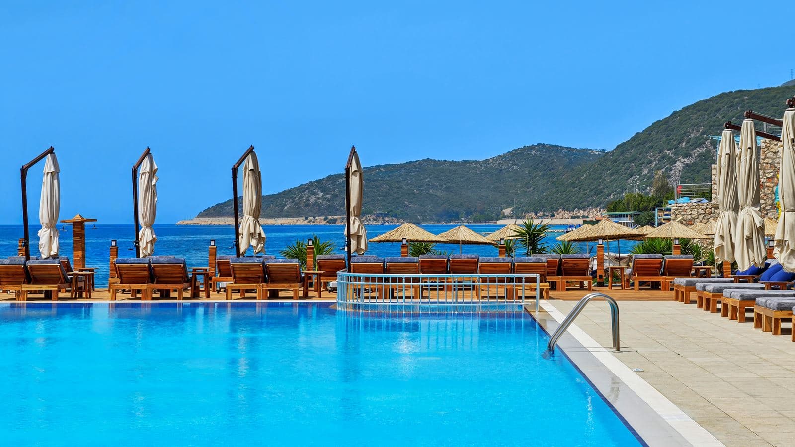 pools-outdoor-pool