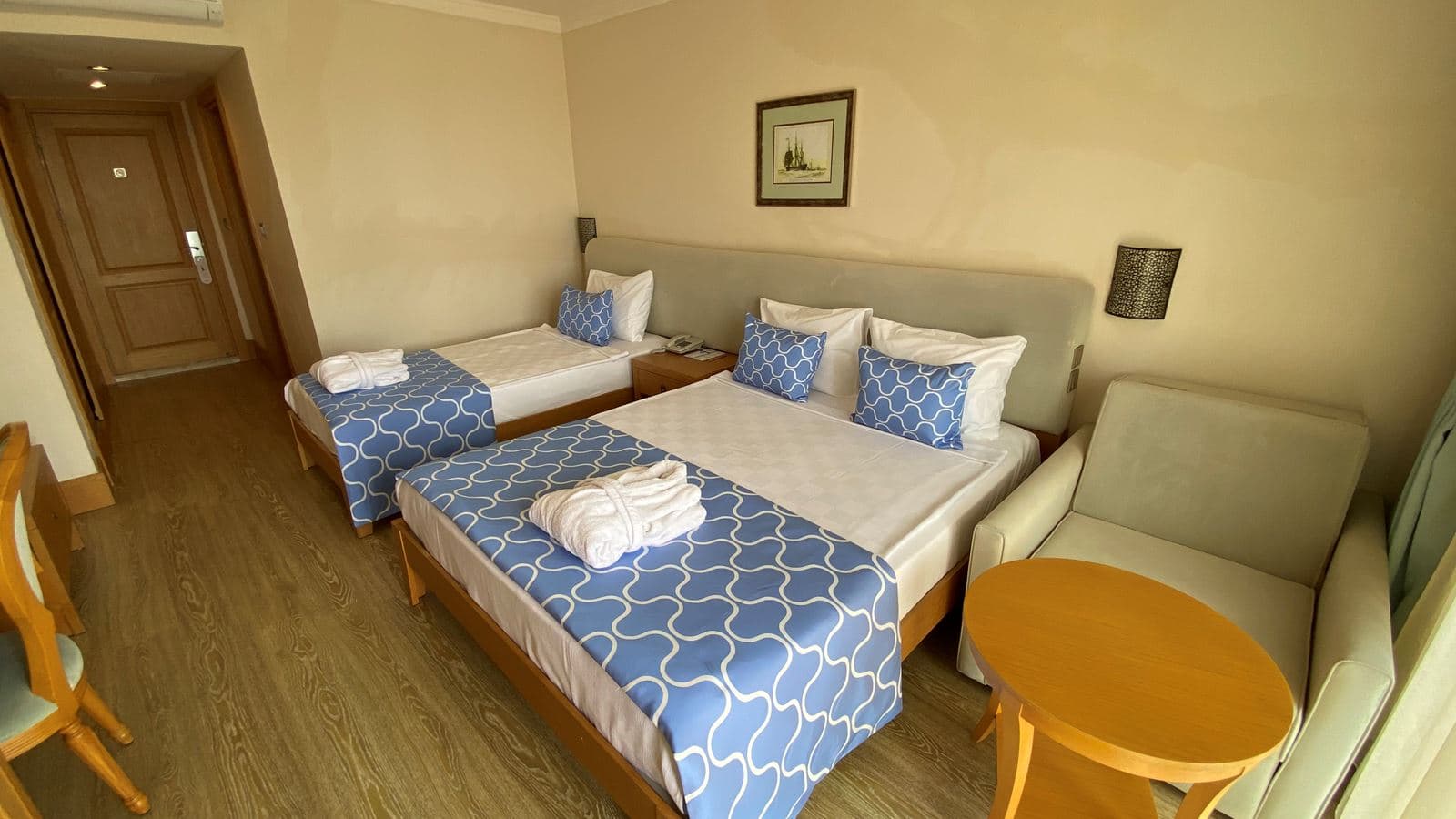 rooms-ecomomy-room