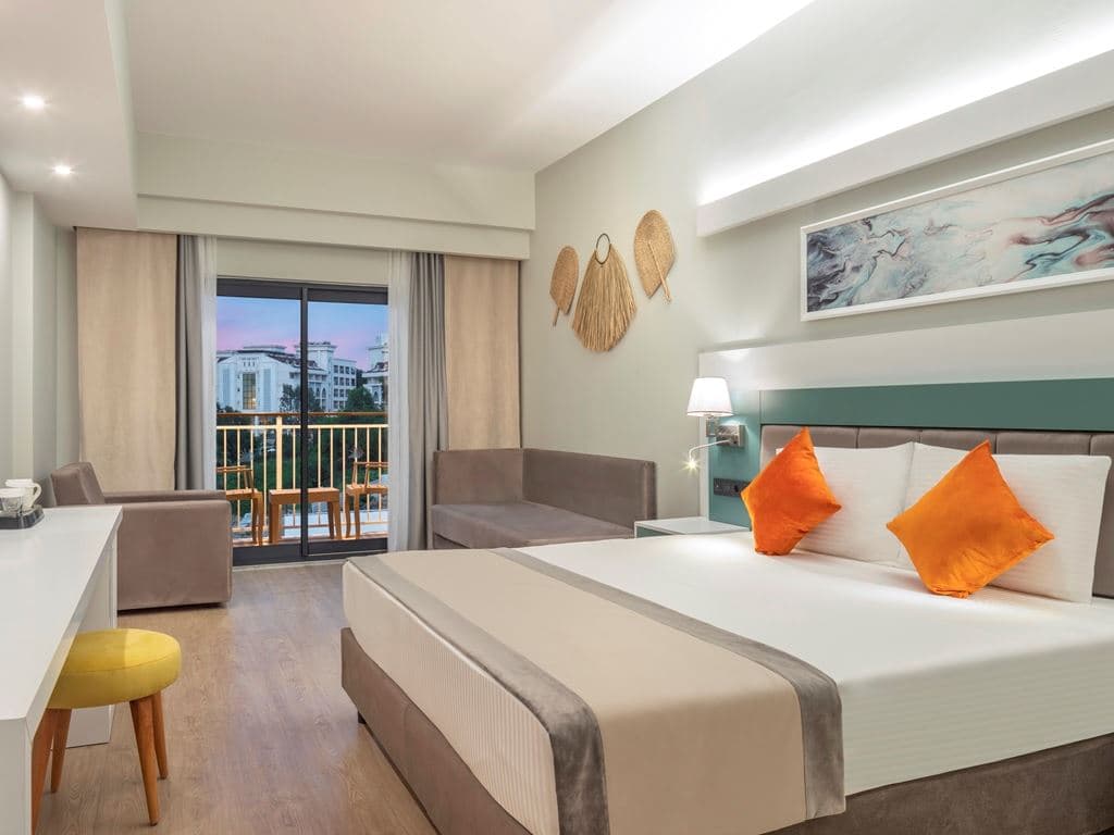 rooms-superior-room-pool-view-with-balcony