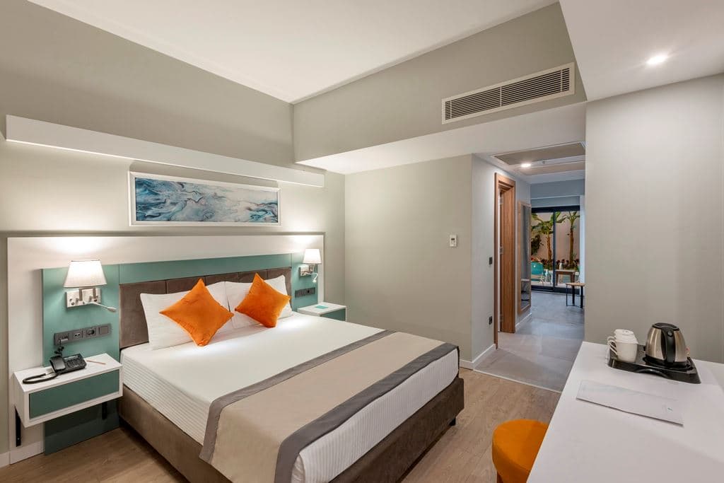 rooms-swimup-suite