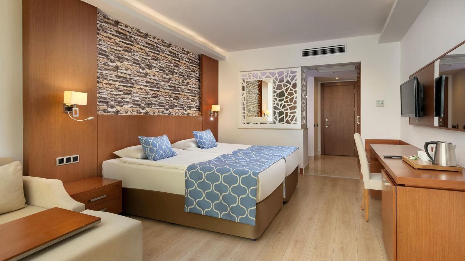 rooms-standard-room-land-view