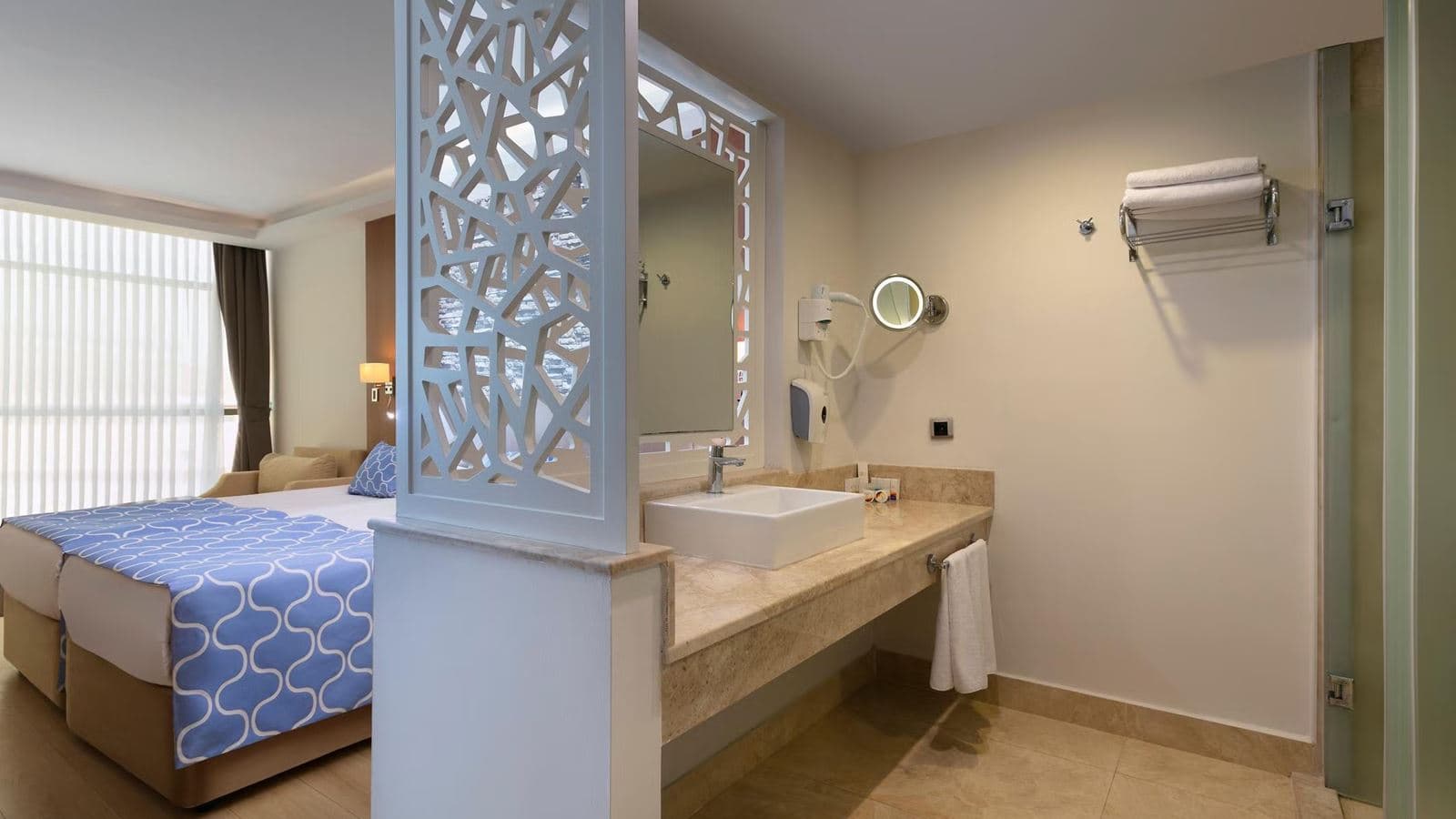 rooms-standard-room-land-view