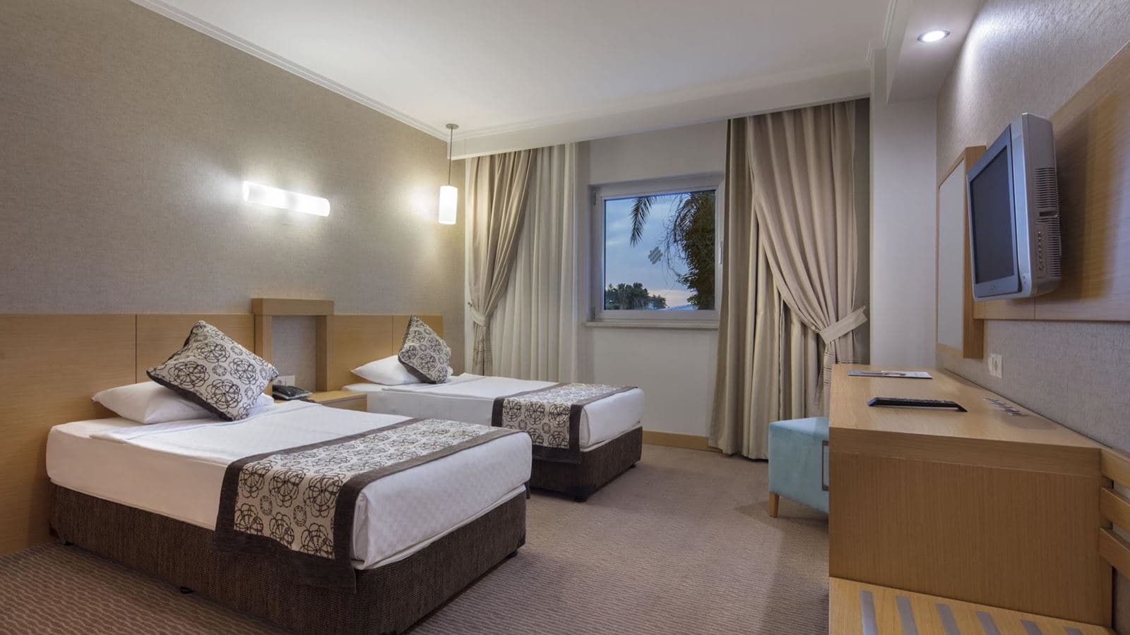 rooms-suite-room