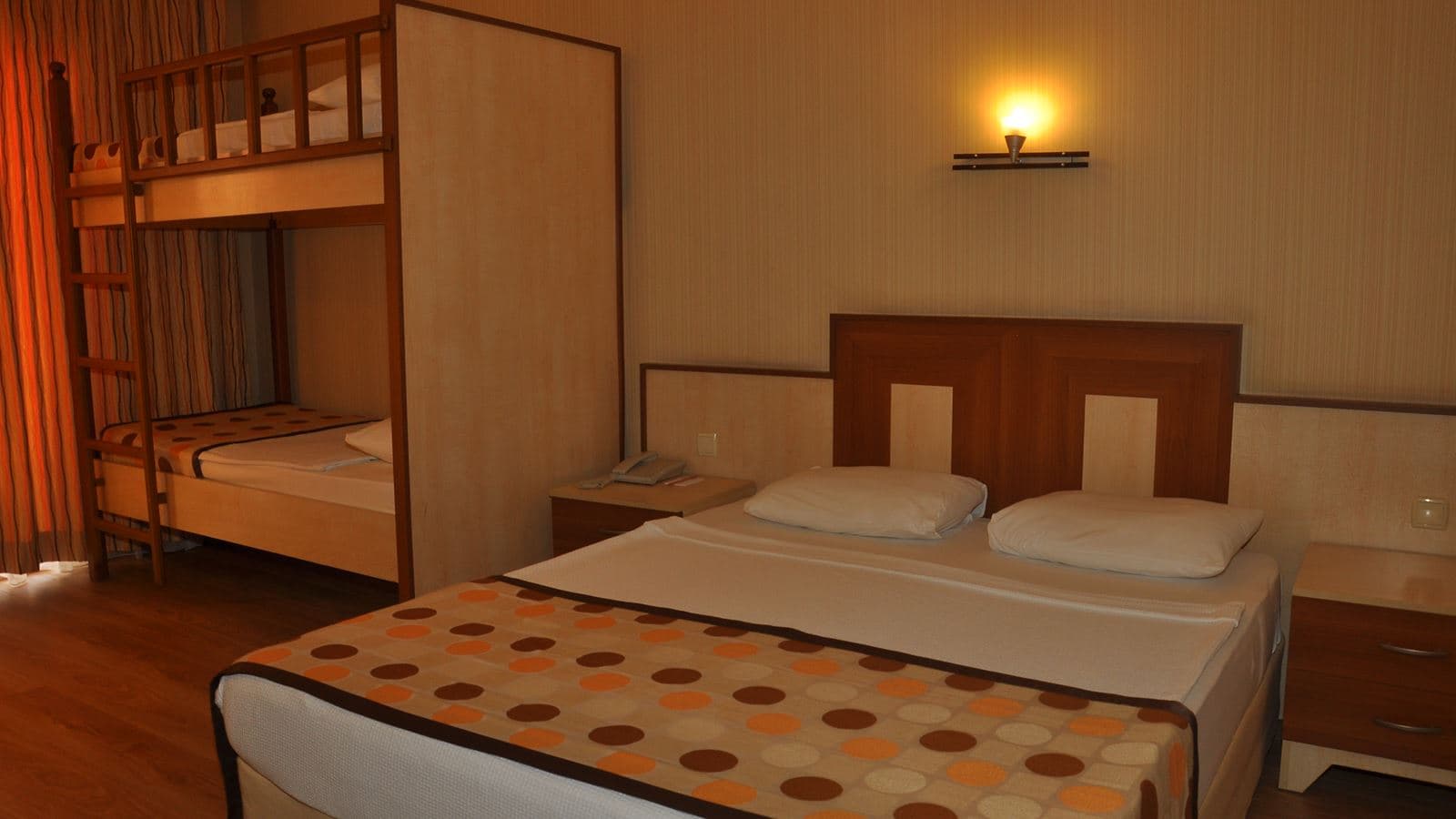 rooms-family-room