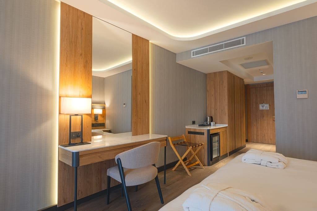 rooms-superior-land-view-room