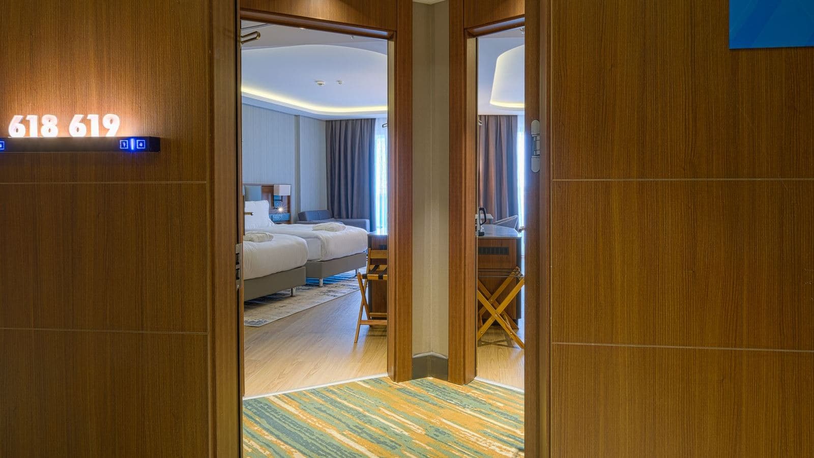rooms-family-pool-view-room