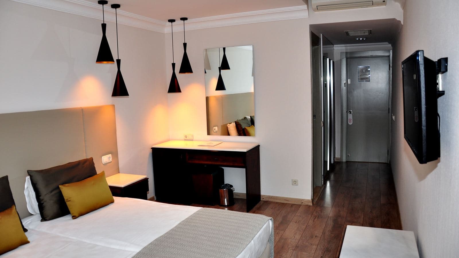 rooms-standard-room