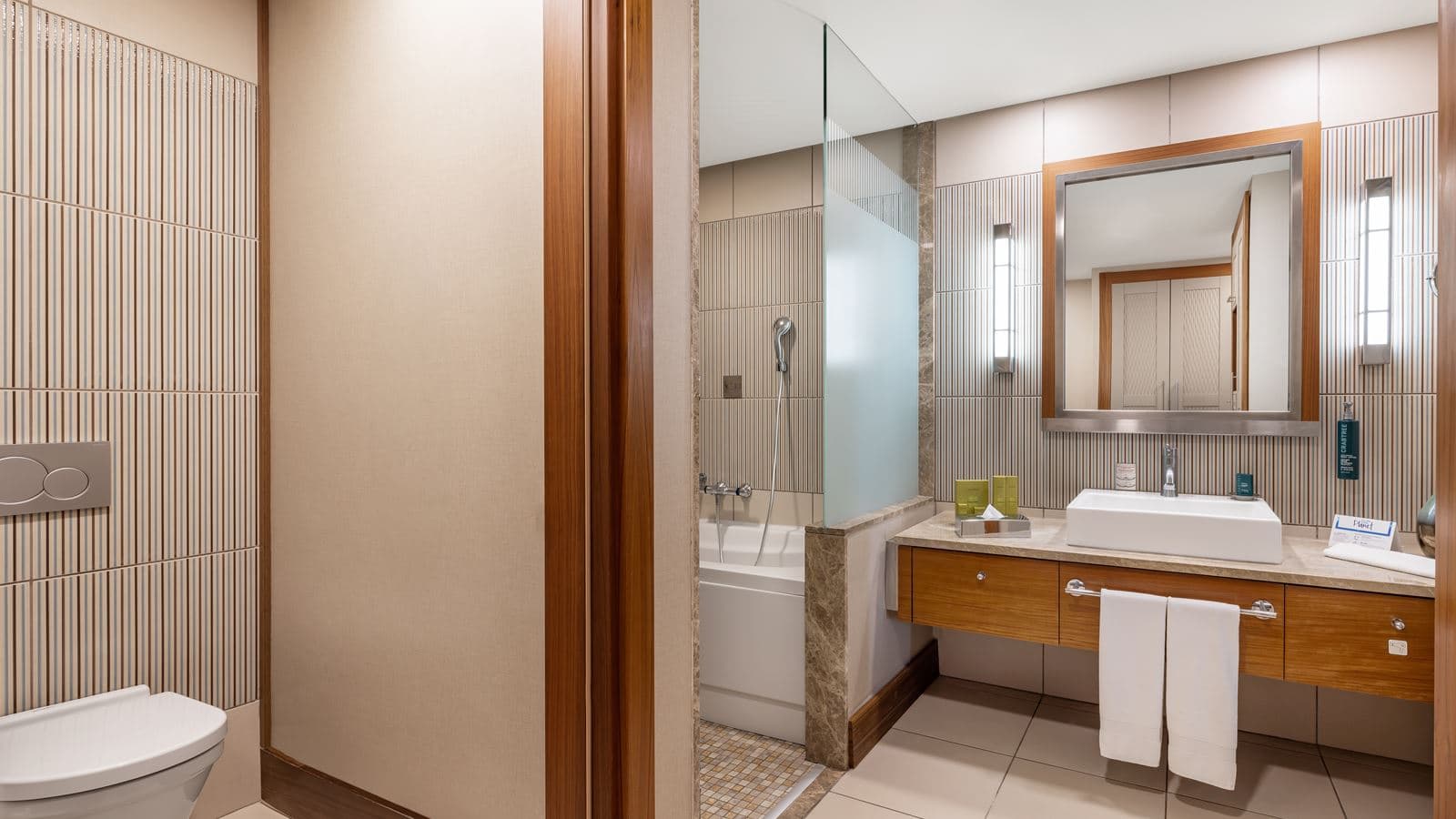 rooms-guest-room-pool-access-sea-view