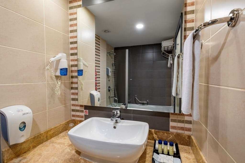 rooms-family-duplex-room-land-view
