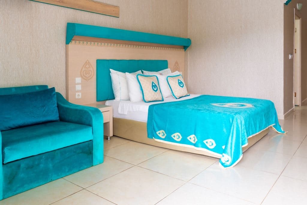 rooms-swim-up-room