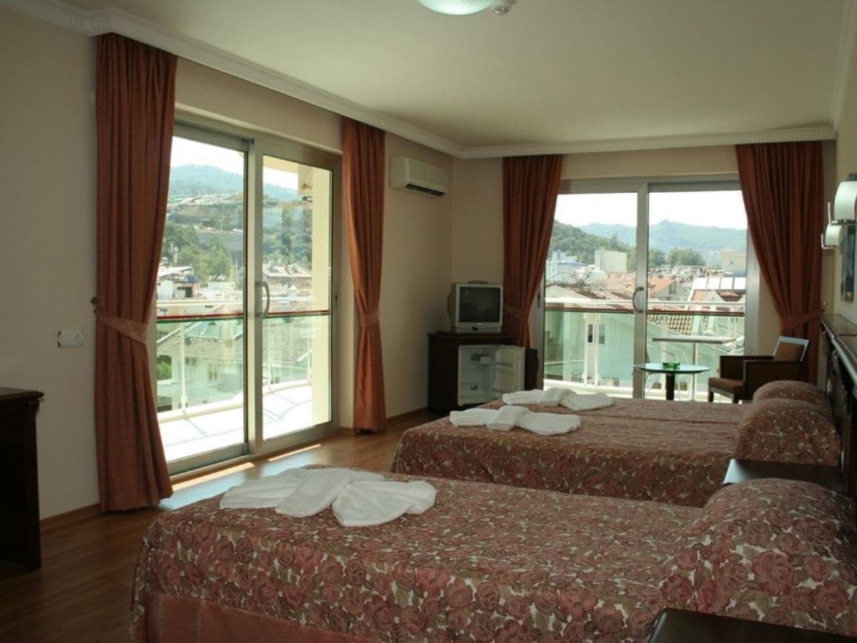 rooms-standard-room-with-balcony