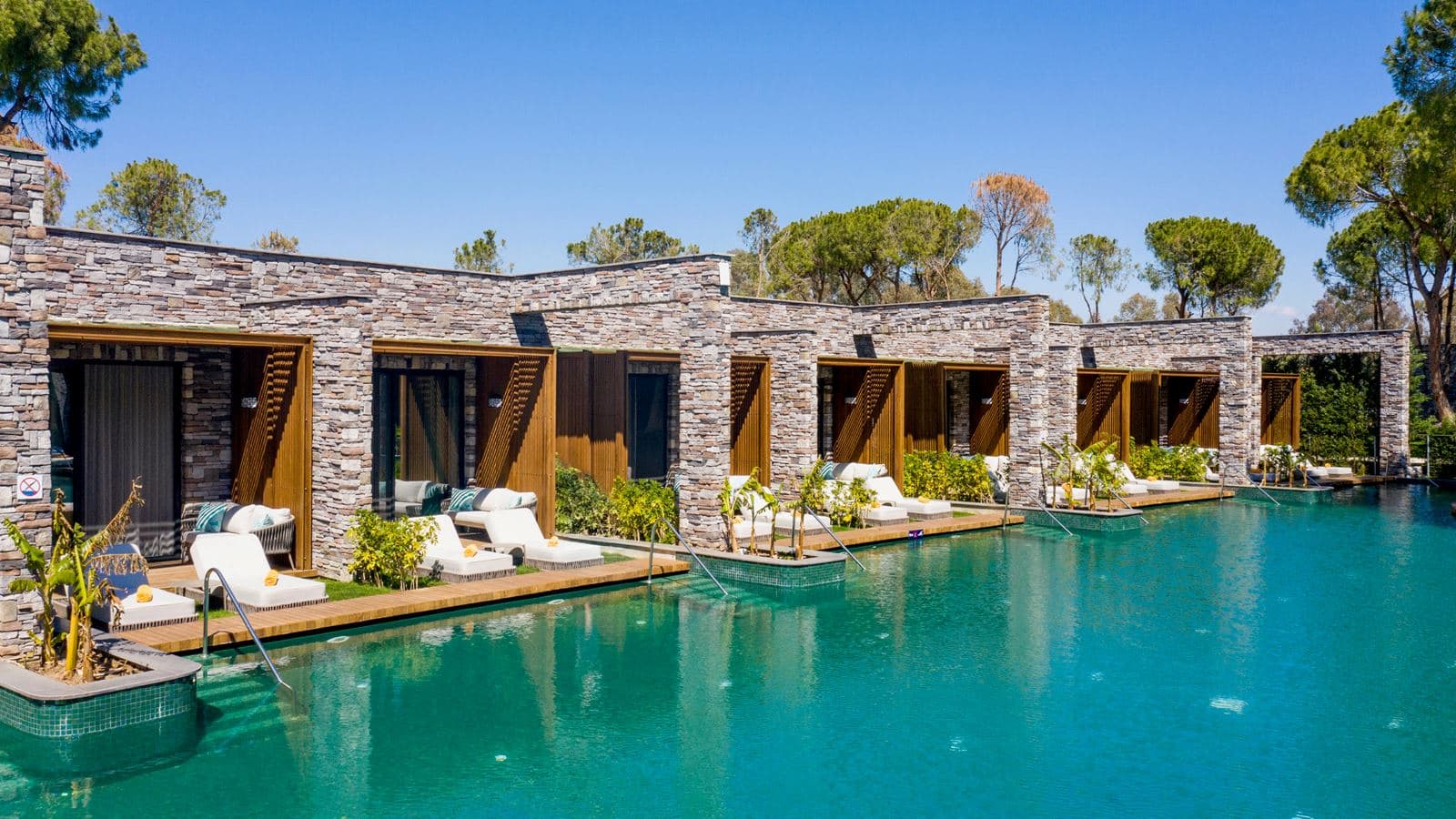 rooms-luxury-lagoon-suite