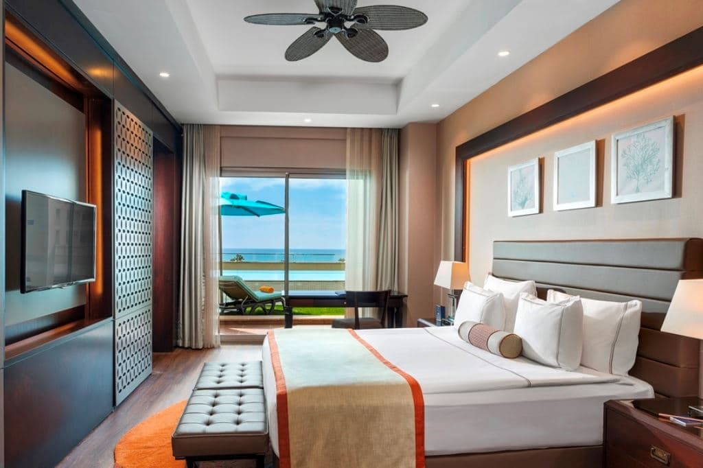 rooms-swim-up-suite