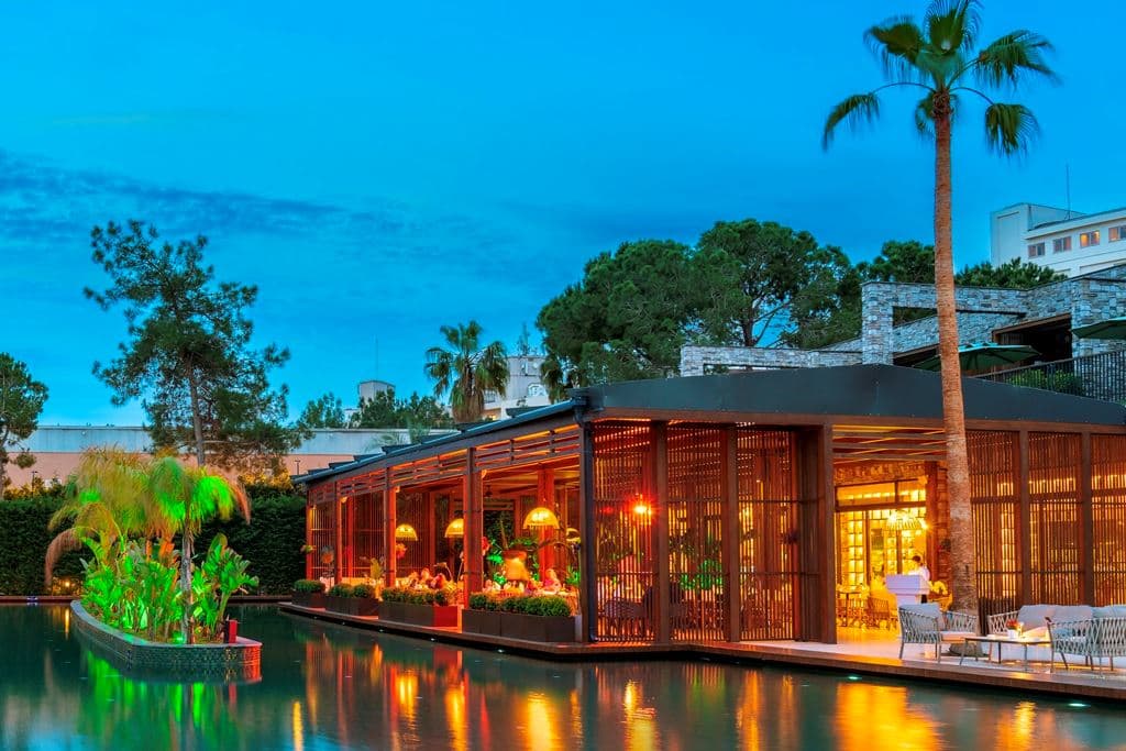 restaurants-lagoon-restaurant