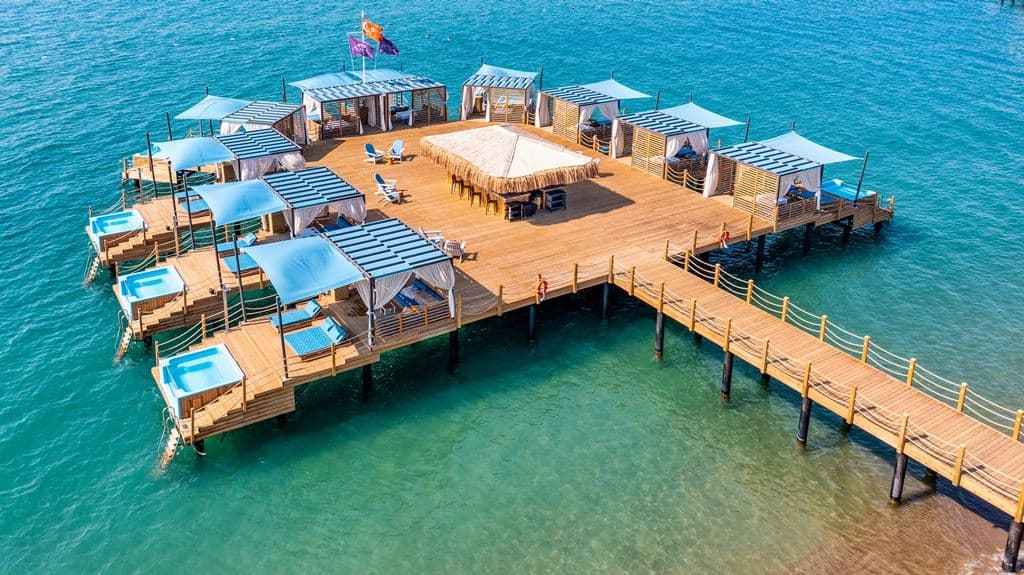 bars-palazzo-mansions-pier-bar
