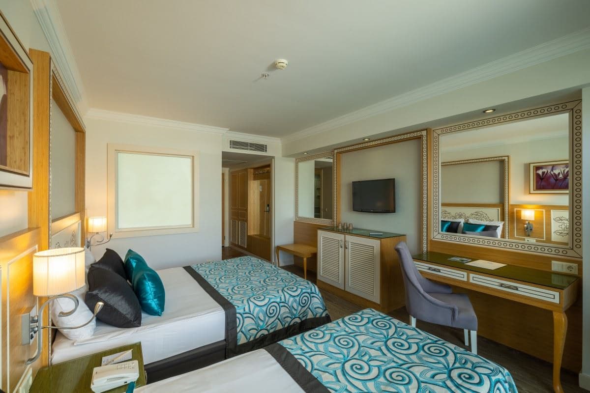 rooms-standard-room-land-view
