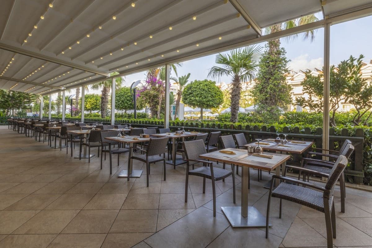 restaurants-crystal-restaurant