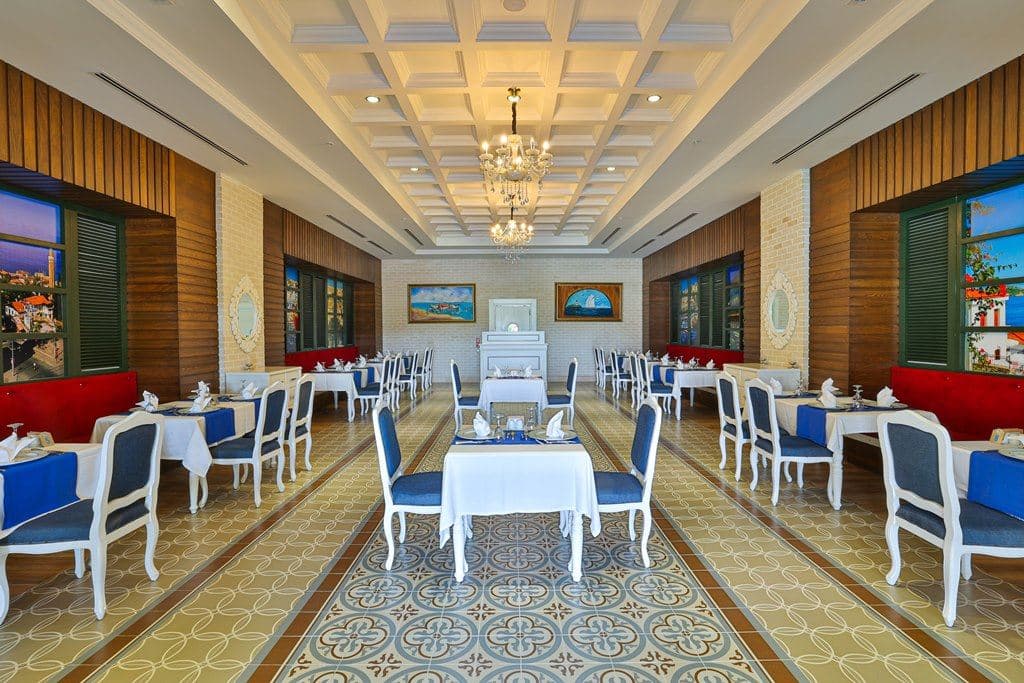 restaurants-mediterranean-breeze-ala-carte-restaurant