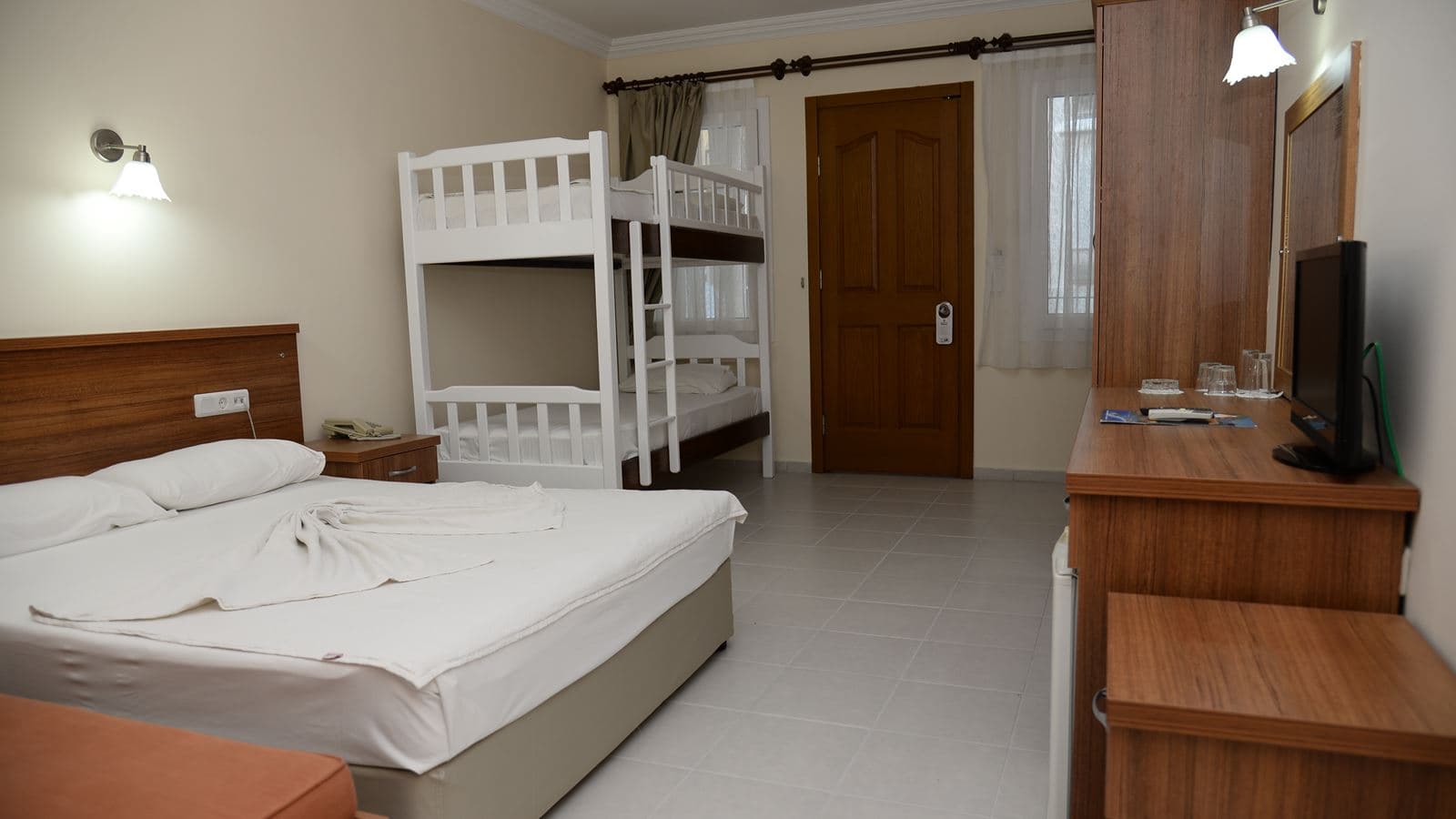 rooms-standard-bunkbed-room