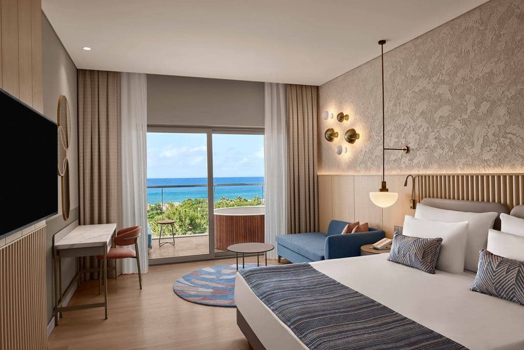 rooms-deluxe-sea-view-with-jacuzzi-adult-area