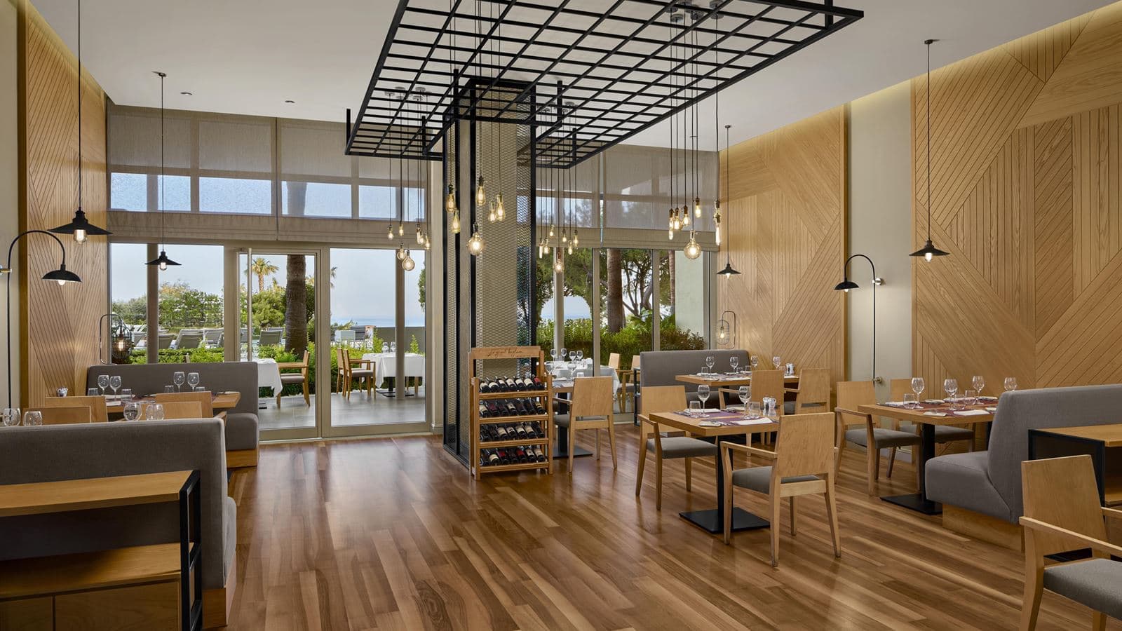 restaurants-aqua-grill-a-la-carte-restaurant