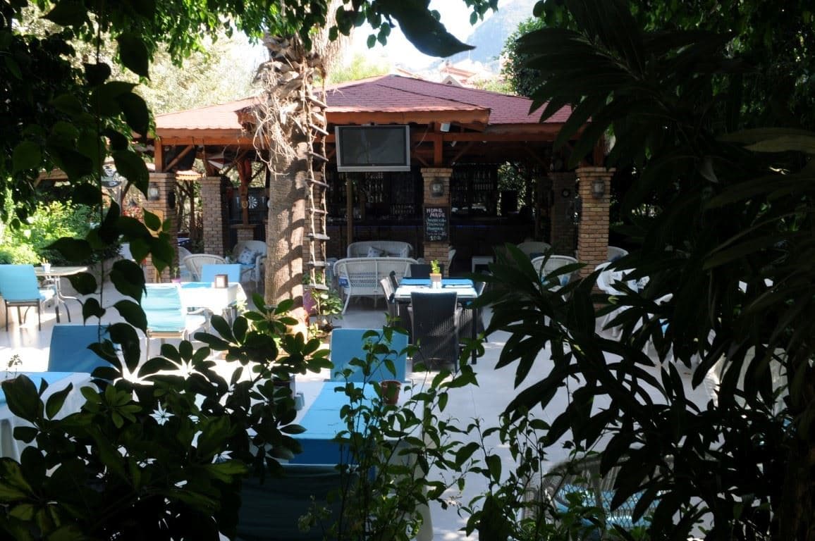 bars-garden-bar