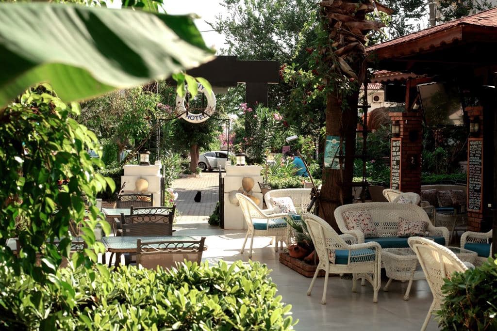 bars-garden-bar