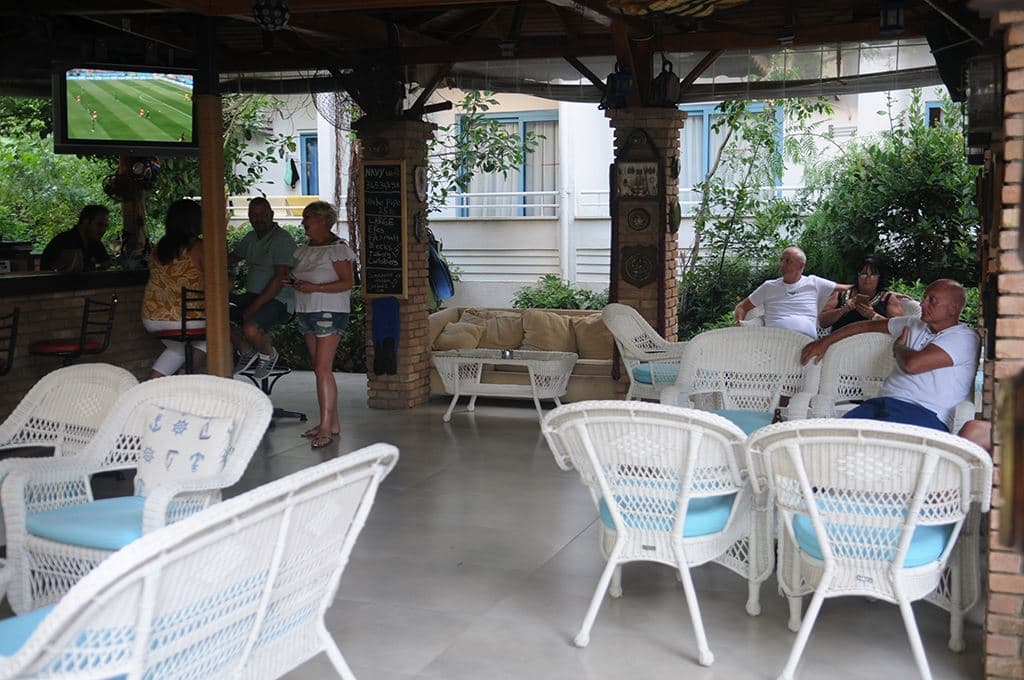 bars-garden-bar